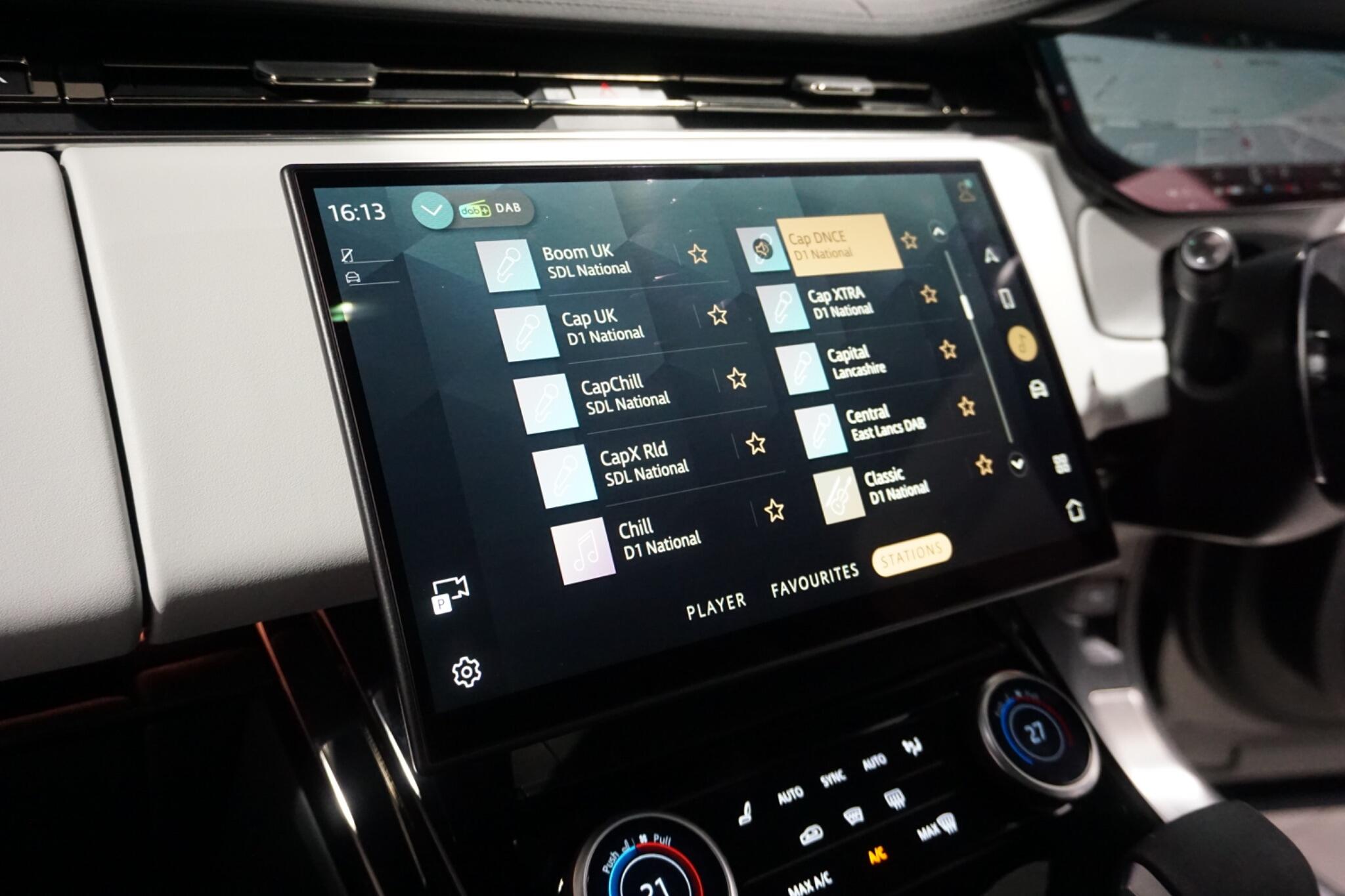 Land Rover Range Rover Sport 3.0 D300 MHEV Dynamic SE SUV 5dr Diesel Auto 4WD Euro 6 (s/s) (300 ps)